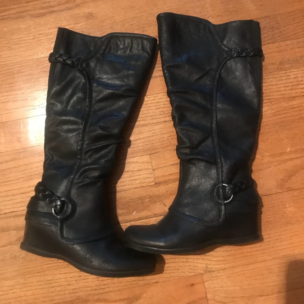 Black boots